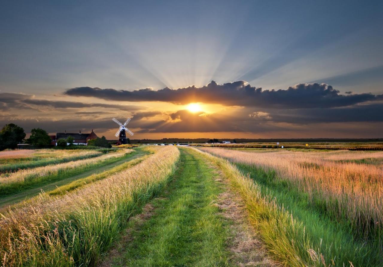 Superb Stokesby Barn Apartment - Norfolk Broads & Norwich Екстер'єр фото